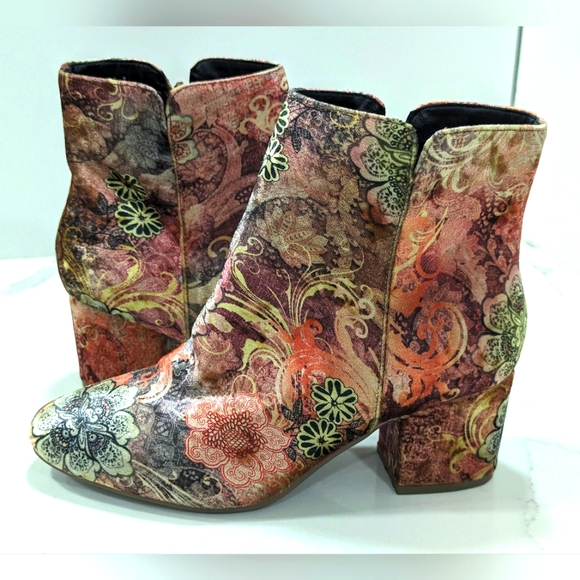 Bamboo velvet floral multi color ankle bootie boot size zip block heel size 7 - Picture 1 of 11